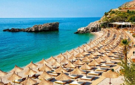 Turizmi u pergjysmua ne 2020: Shqiptaret udhetuan vetem ne keto dy vende